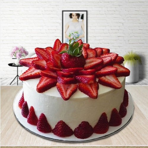 Finery-of-Fruits 2 Kg Strawberry Cake