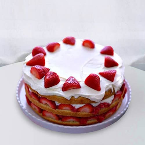 Amazing Strawberry Cake for Anniversary