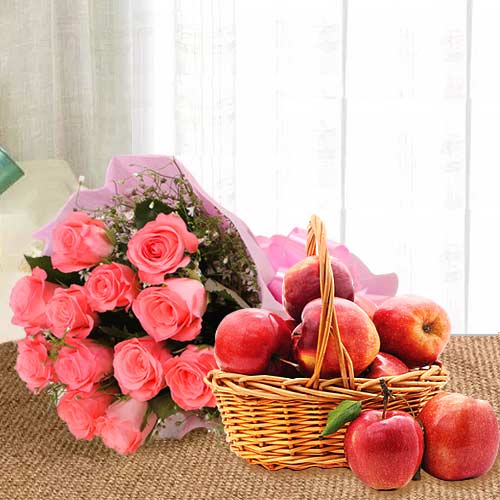 Mesmerizing Pink Roses Bouquet With Apples in Basket