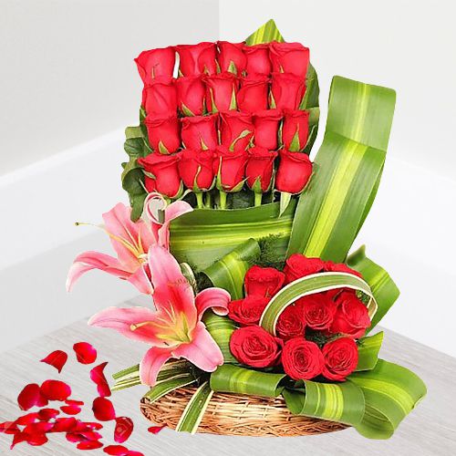 Admirable Valentine Roses  N  Lilies Basket