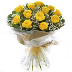Blushing Yellow Roses Bouquet