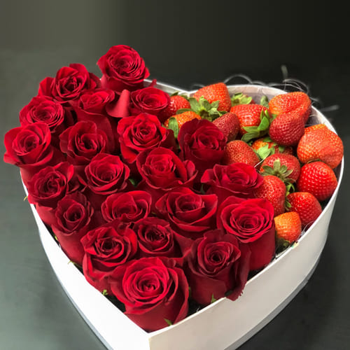 Passionate Love Box of Red Roses n Strawberry