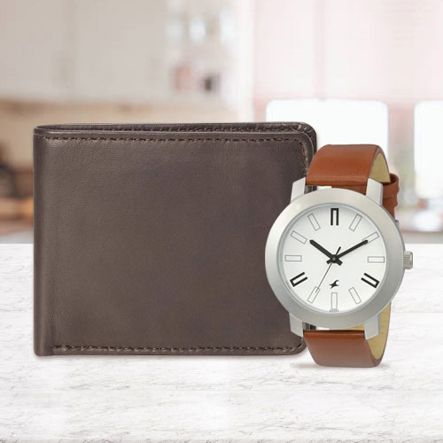 Arresting Fastrack Watch with a Leather Wallet for Men
